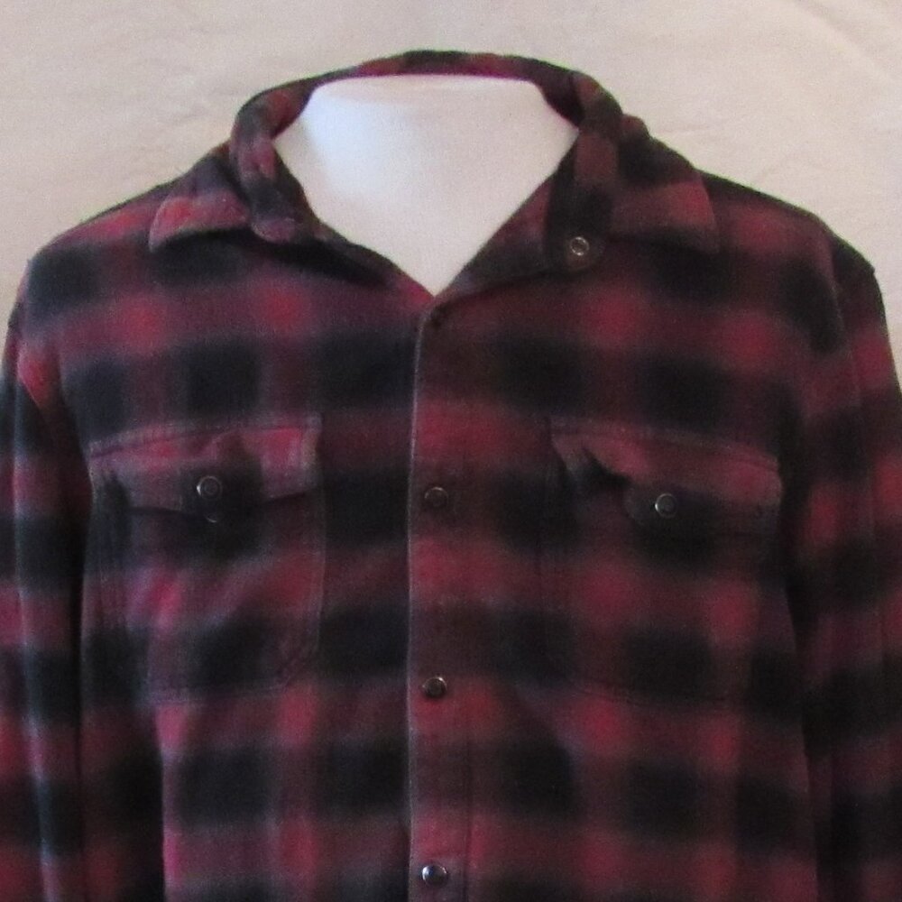 DKota Grizzly Red & Black Flannel Size XL 100% Cotton Snap Closures EUC